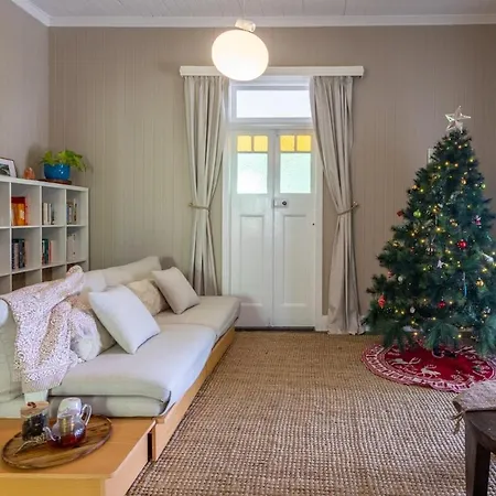 Holiday home Seaside Haven Luxe Four Br Oasis With Plunge Pool Brisbane