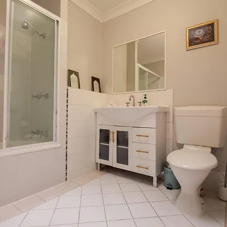 Leafy Retreat Townhouse Near Airport & * Brisbane