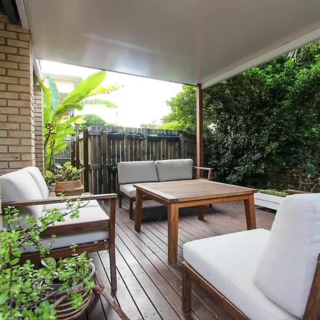 Apartment Leafy Retreat Townhouse Near Airport & *