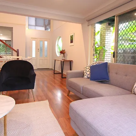 Leafy Retreat Townhouse Near Airport & * Brisbane