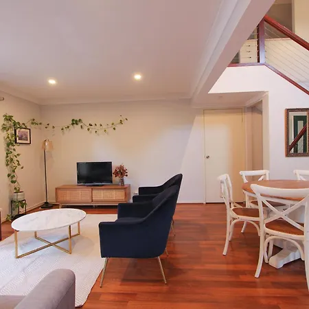 Leafy Retreat Townhouse Near Airport & * Brisbane