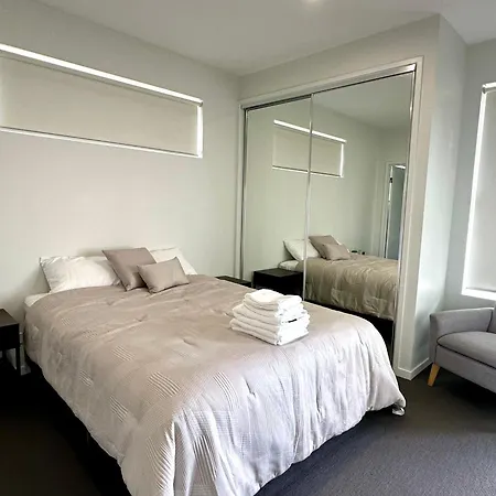 2 Bedroom Aparment With Views And Parking In Garden * Brisbane