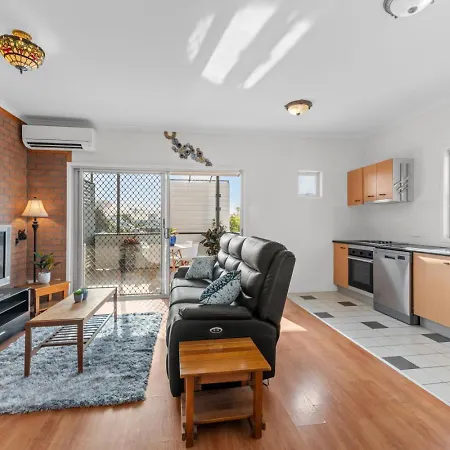Park The Car & Explore By Custom Hosting Apartment