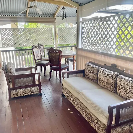 Kent Street Retreat Guest house