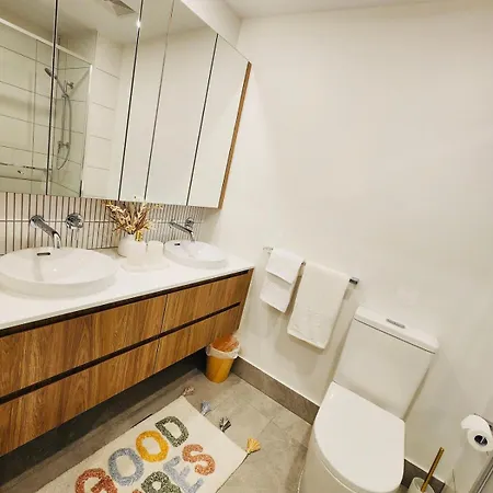 River & View Near Airport With Infinity Pool, Spa, Sauna, Steam Apartment *