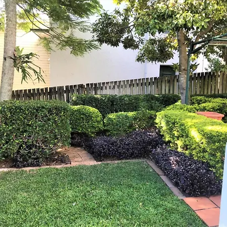 Stunning Private Unit With Pool Hosted By Homestayz Brisbane
