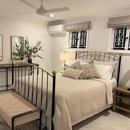 Stunning Private Unit With Pool Hosted By Homestayz Holiday home Brisbane