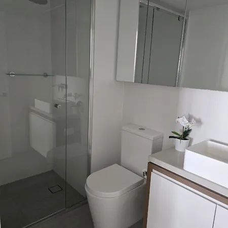 Luxury Peppers Infinity Pool Stylish With 2bd & 1c Park *