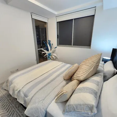 Luxury 2 Bedroom Near South Bank With Free Car Park, Pool, Views And Sofa Bed * Brisbane