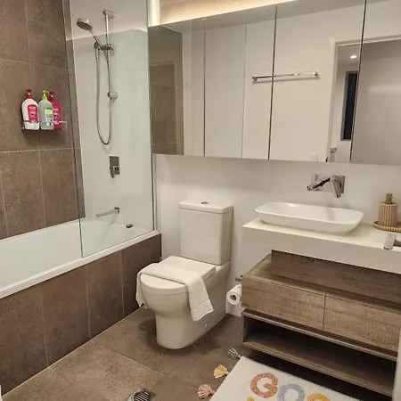 Apartment Luxury 2 Bedroom Near South Bank With Free Car Park, Pool, Views And Sofa Bed Brisbane