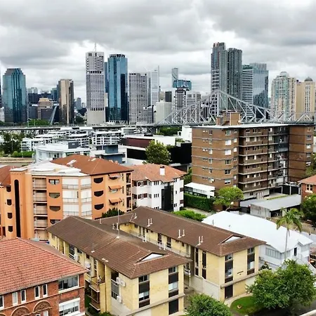 Bright In Trendy New Farm * Brisbane