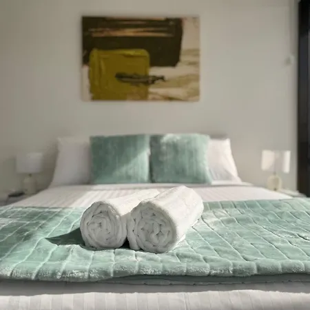 Luxury With View - Free Parking,pool,wifi Apartment