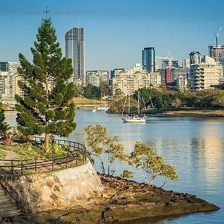 Number 1 In Norman Park Spacious 2 Bed Apartment *