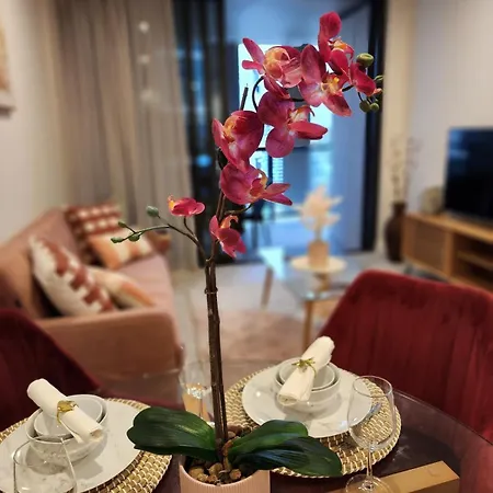 Free Car Park, Infinity Pool, View, Spa-sauna Apartment