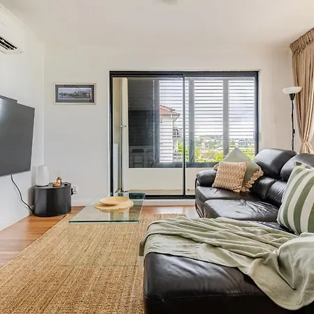 Value With View Sleeps 7 Brisbane