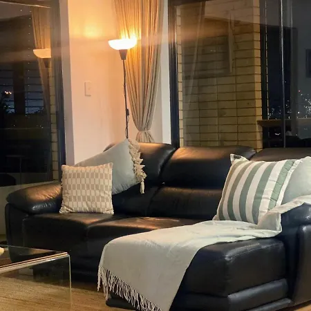 Value With View Sleeps 7 Apartment Brisbane