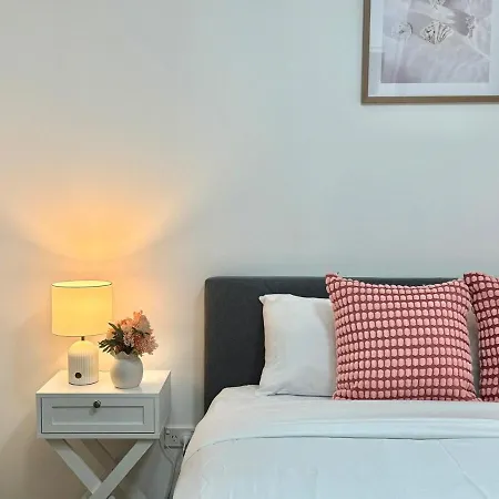 Prime Toowong 3br - Walk To Shops And Transport Apartment Brisbane