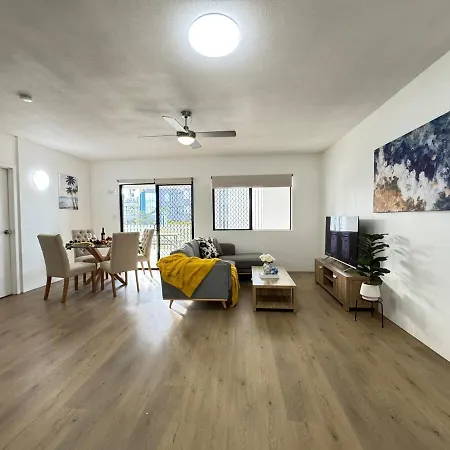 Prime Toowong 3br - Walk To Shops And Transport *