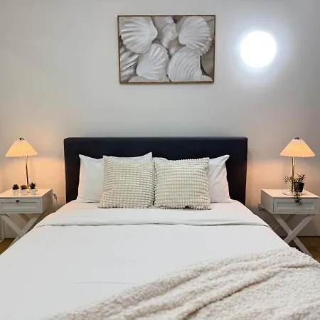 Prime Toowong 3br - Walk To Shops And Transport Apartment *