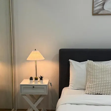 Prime Toowong 3br - Walk To Shops And Transport Apartment *