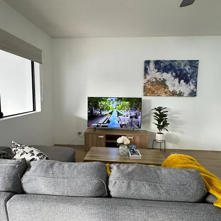 Prime Toowong 3br - Walk To Shops And Transport