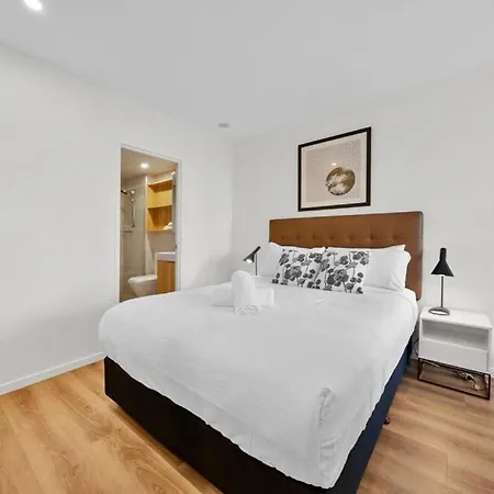 2-bedroom Riverside Lifestyle Living In Cbd *