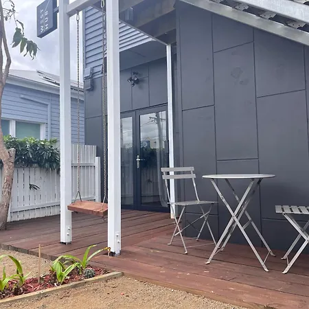West Hub. Private Infrared Sauna Near & Much More! New Purpose Built Loft Style! Holiday home Brisbane