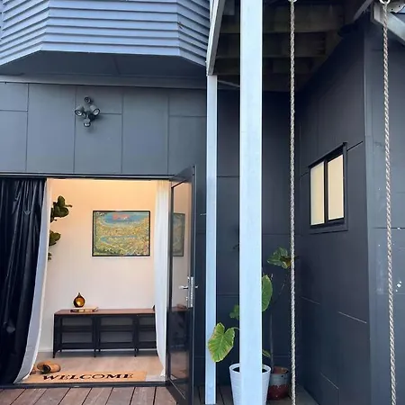 Holiday home West Hub. Private Infrared Sauna Near & Much More! New Purpose Built Loft Style! *