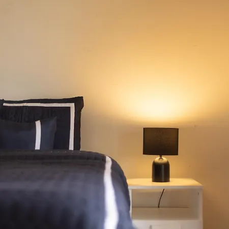Spacious Land Area 5bedroom At Sunnybank New Ac Holiday home *