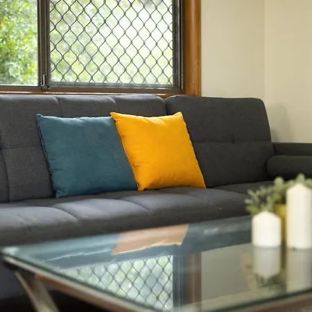 Spacious Land Area 5bedroom At Sunnybank New Ac