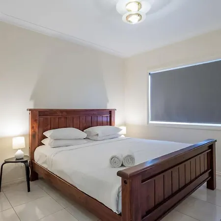 Modern Floor 2br With Private Deck *