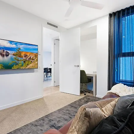 Apartment The Sinclair - A Luxurious With Rooftop Pool
