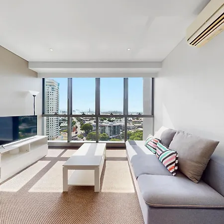Cloud 17 Retreat - Meriton Soleil Private 1b *
