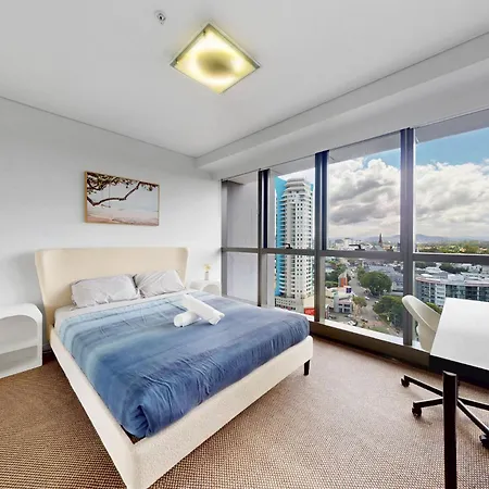 Cloud 17 Retreat - Meriton Soleil Private 1b *