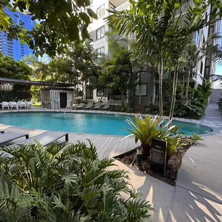 Apartment Near Southbank And Cbd Stylish 2br Pool And Park