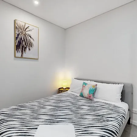 Urban Luxe Retreat - South Boutique W Free Carpark Apartment *