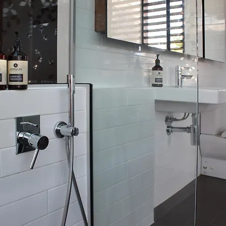 Inner Haven Enviro-luxury - With Free Parking * Brisbane