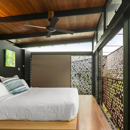 Inner Haven Enviro-luxury - With Free Parking Apartment *