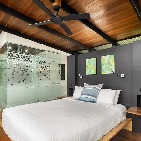 Inner Haven Enviro-luxury - With Free Parking Apartment Brisbane