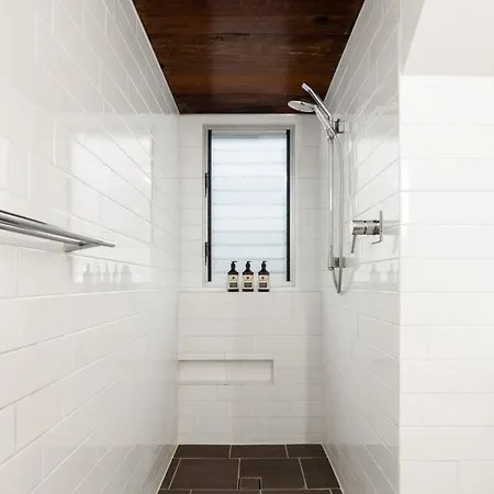 Inner Haven Enviro-luxury - With Free Parking Apartment Brisbane