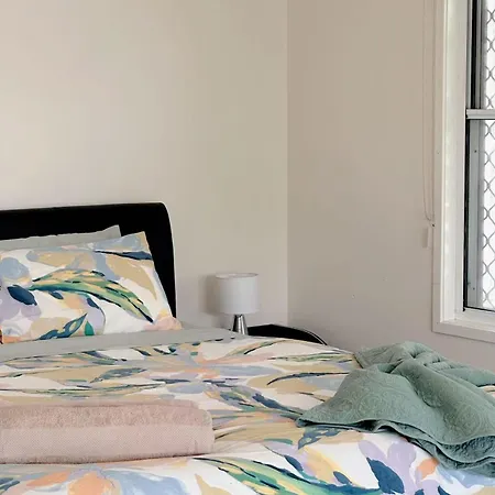 5br Family - Ev Car Point At Home, 2 Master - Near Sunnybank, Qeii, Qsac And Griffith Uni Holiday home