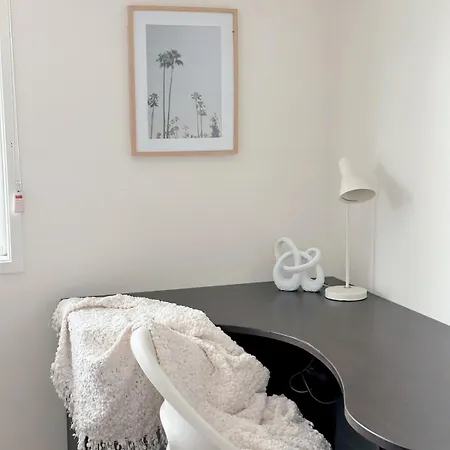 Holiday home 5br Family - Ev Car Point At Home, 2 Master - Near Sunnybank, Qeii, Qsac And Griffith Uni