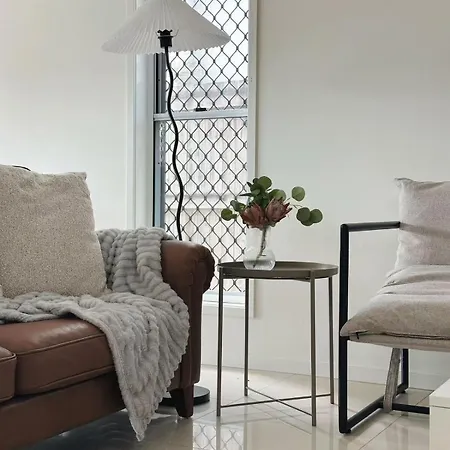 5br Family - Ev Car Point At Home, 2 Master - Near Sunnybank, Qeii, Qsac And Griffith Uni Holiday home Brisbane