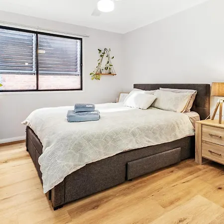 Leafy Oasis- Sunset And Mountain View,2 Bed, 2 Ensuite, Close To Cbd Apartment