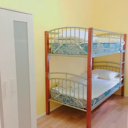 Hostel Five 2 Backpacker