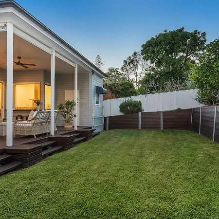 Holiday home Luxury Queenslander Awaits! Sleeps 8, 3 Car Parks Brisbane