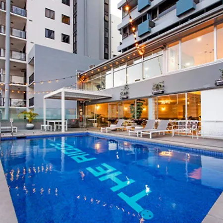 Luxury 3br- Skyhome Penthouse- Free Parking Apartment *