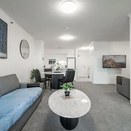The Executive 1bed-1bath-1car Views - Cbd Apartment