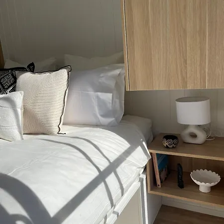 Luxe Tiny Near Cbd With Swimming Pool