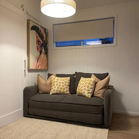 Apartment Luxe Tiny Near Cbd With Swimming Pool *